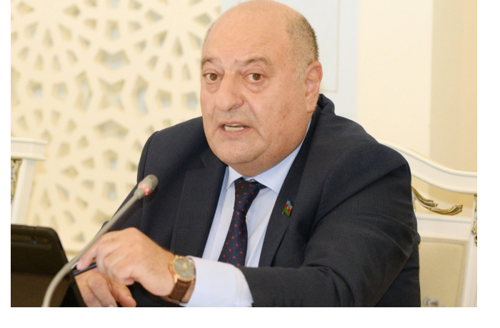 deputat-vozle-shkol-ustanovleny-kioski-prodayutsya-sigarety-poshtuchno