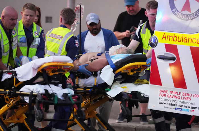 ispolnitel-terakta-na-avstraliyskom-plyazhe-vyshel-iz-komy