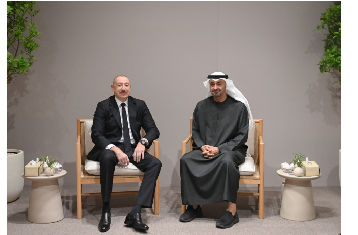 v-abu-dabi-sostoyalas-vstrecha-prezidenta-ilkhama-alieva-s-prezidentom-obedinennykh-arabskikh-emiratov-foto