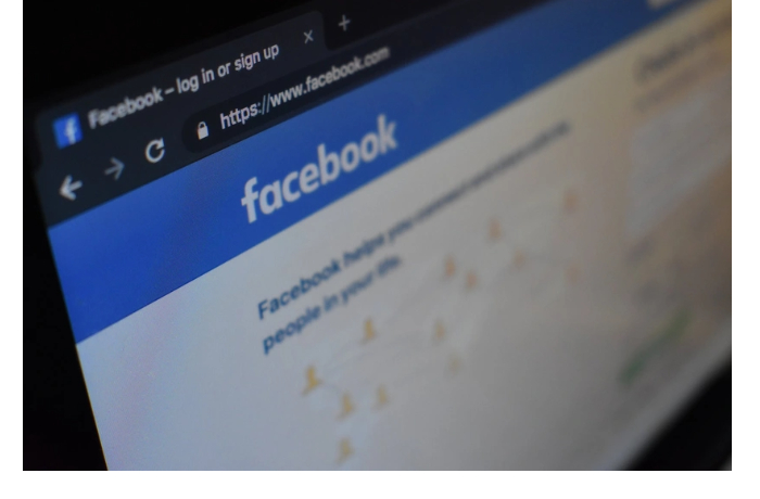 facebook-poteryal-za-mesyats-62-doli-rynka-v-azerbaydzhane