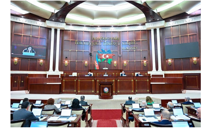 v-milli-medzhlise-prokhodit-plenarnoe-zasedanie-na-povestke-11-voprosov