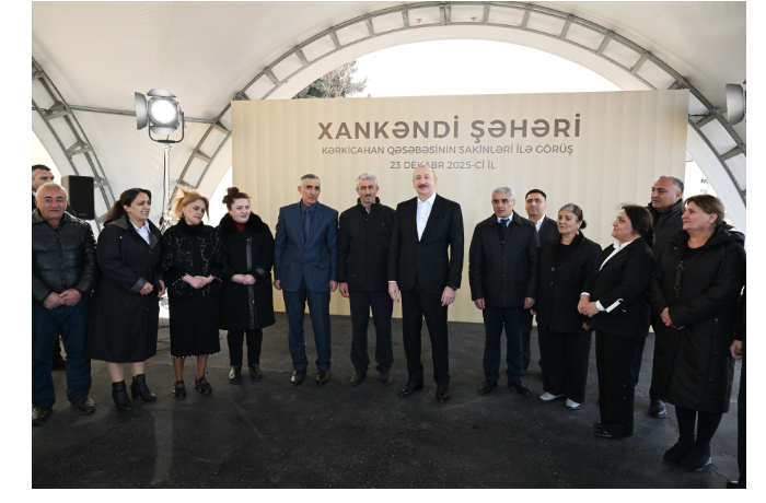 prezident-ilkham-aliev-vstretilsya-v-poselke-kyarkidzhakhan-s-pereselivshimisya-syuda-zhitelyami