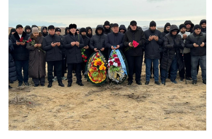 v-aktau-pochtili-pamyat-zhertv-krusheniya-samoleta-azal