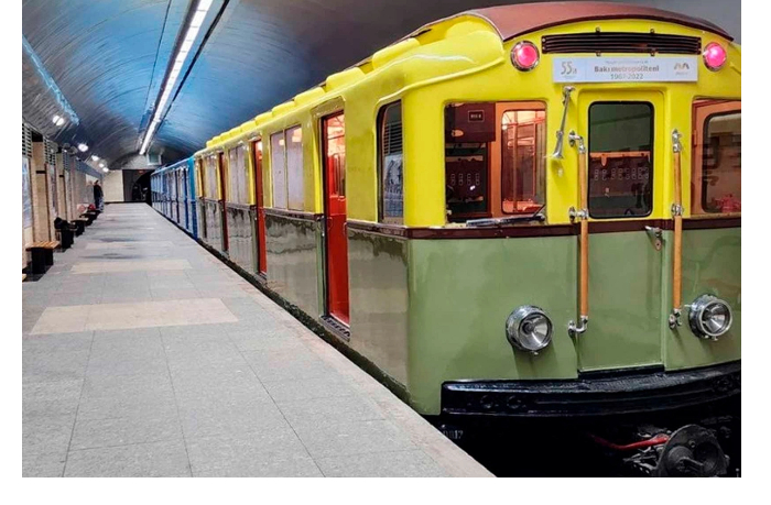 v-bakinskom-metro-pokazhut-retro-vagony