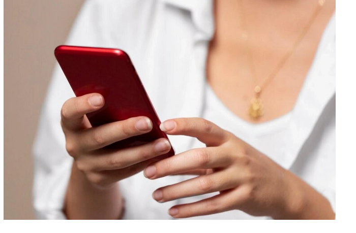 vyyavlena-svyaz-mezhdu-smartfonami-i-razvodami-v-azerbaydzhane-chto-pokazyvaet-desyatiletnyaya-statistika