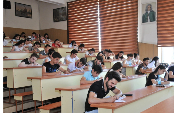 v-2025-godu-bolee-900-studentov-pomenyali-uchebnoe-zavedenie-spetsialnosti-i-formy-obucheniya