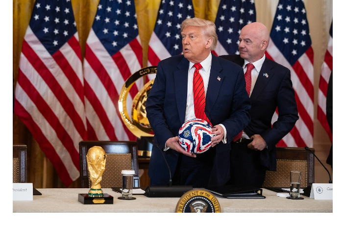 smi-tramp-poluchit-premiyu-mira-fifa-na-zherebevke-gruppovogo-etapa-chm