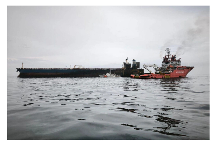 evakuatsiya-ekipazha-povrezhdennogo-tankera-v-bolgarii-zavershena