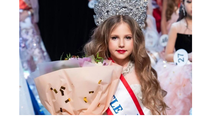 7-letnyaya-shkolnitsa-stala-samoy-krasivoy-devochkoy-rossii