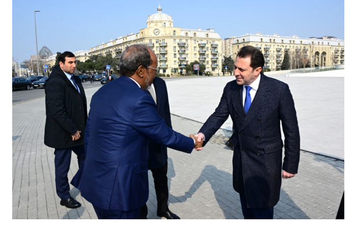 prezident-somali-posetil-park-pobedy-v-baku