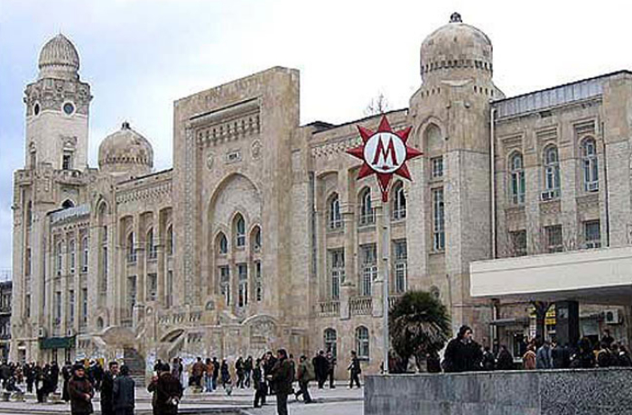 budut-li-sneseny-obekty-pri-stroitelstve-tonnelya-soedinyayushchego-dve-stantsii-metro-v-baku