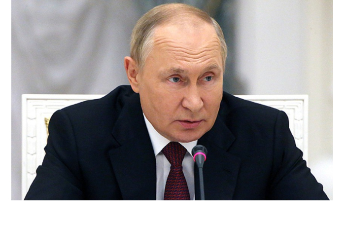 putin-na-paskhu-v-rossiyu-blagodarya-oae-vernulis-246-rossiyskikh-voennykh
