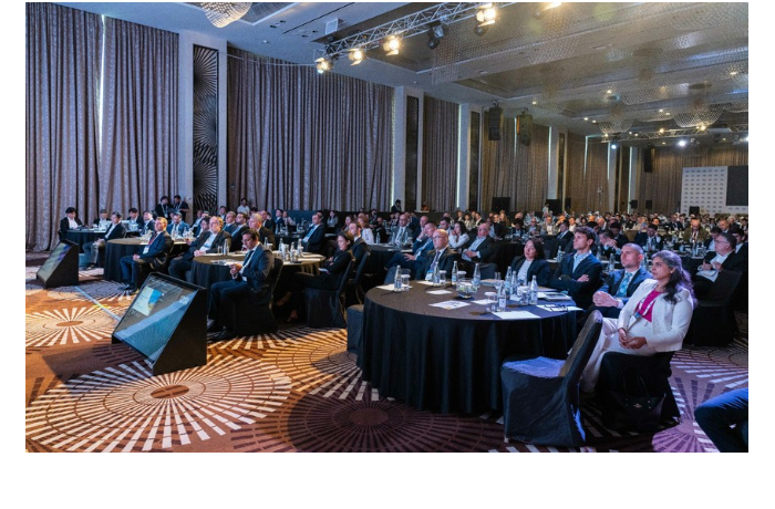 v-baku-nachal-rabotu-aviatsionnyy-energeticheskiy-forum-iata