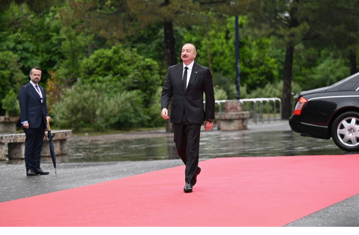 obzor-pressy-ob-uchastii-prezidenta-ilkhama-alieva-v-vi-sammite-yevropeyskogo-politicheskogo-soobshchestva