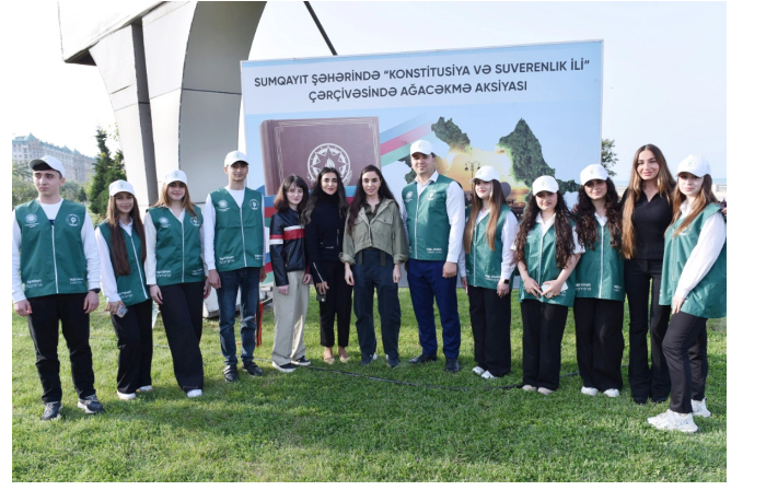 leyla-alieva-i-arzu-alieva-prinyali-uchastie-v-aktsii-po-posadke-derevev-v-sumgayyte
