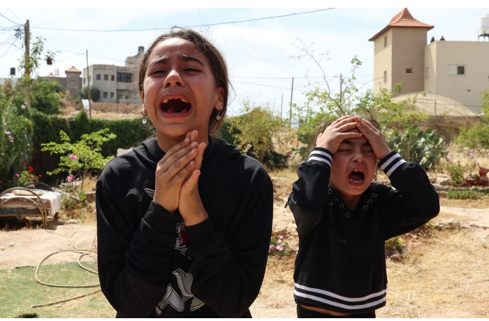 smert-palestinskikh-detey-pod-aplodismenty