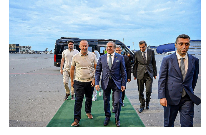 predsedatel-parlamentskoy-assamblei-severnoy-makedonii-pribyl-v-azerbaydzhan