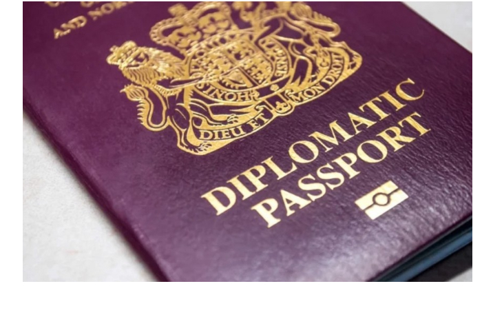 prezident-utverdil-rasshirenie-kruga-subektov-kotorye-mogut-poluchit-diplomaticheskiy-pasport