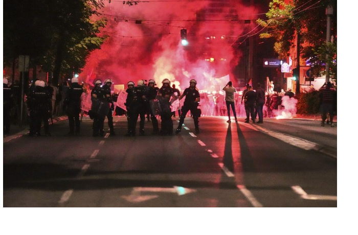 mvd-serbii-politsiya-razblokirovala-perekrytye-protestuyushchimi-trassy-v-belgrade