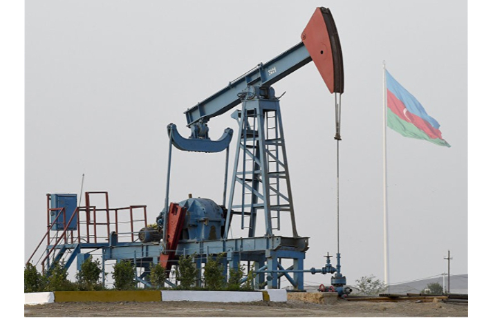 azerbaydzhanskaya-neft-podeshevela-na-2