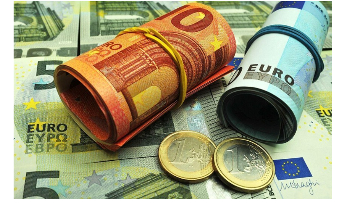 kurs-yevro-v-azerbaydzhane-prevysil-2-manata-obnoviv-rekord-za-4-goda