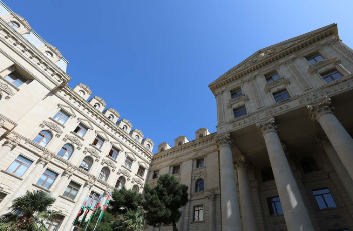 ofitsialnyy-baku-azerbaydzhan-i-armeniya-dogovorilis-prodolzhit-dialog-v-dvustoronnem-formate