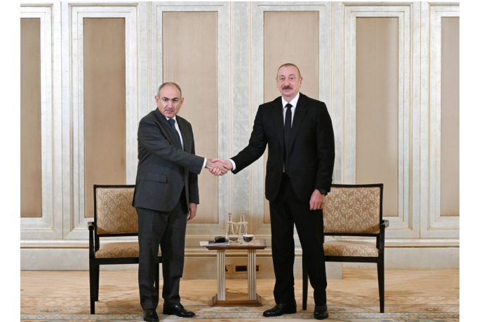 kak-grazhdane-armenii-reagiruyut-na-vstrechu-ilkhama-alieva-i-nikola-pashinyana