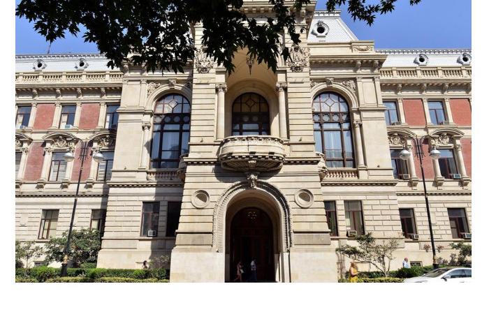 v-baku-sozdana-spetsialnaya-komissiya-po-avariynym-zhilym-domam