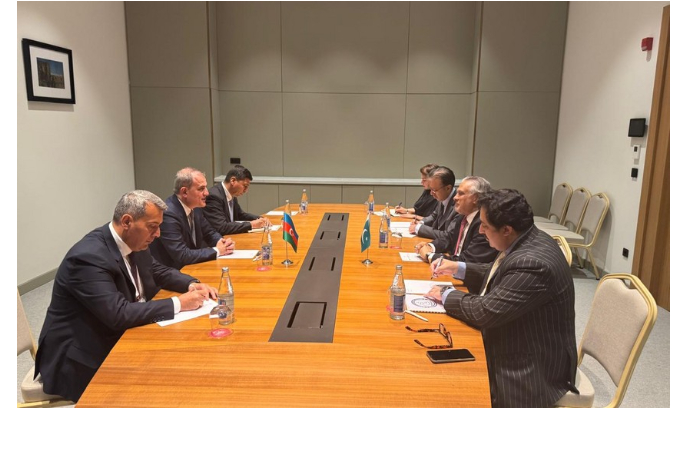 bayramov-obsudil-s-glavoy-mid-pakistana-ukreplenie-strategicheskogo-partnerstva