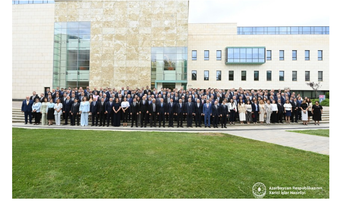 v-baku-startovalo-ix-soveshchanie-glav-diplomaticheskikh-sluzhb