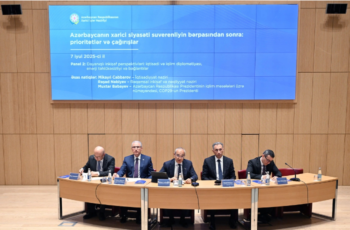 mikail-dzhabbarov-prinyal-uchastie-v-panelnoy-diskussii