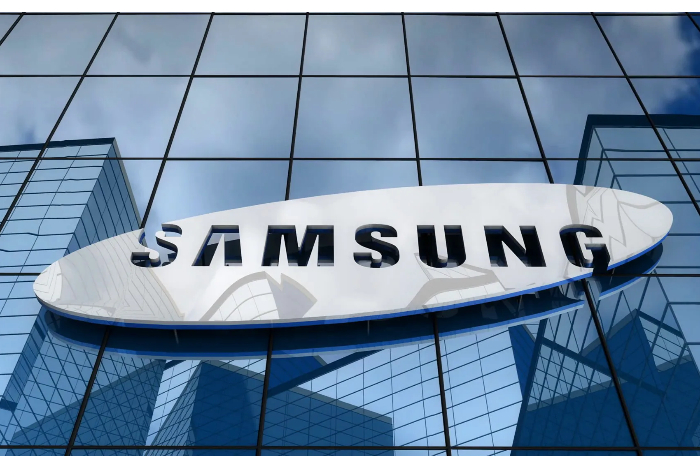 pribyl-samsung-upala-na-56-vinovaty-poshliny-trampa