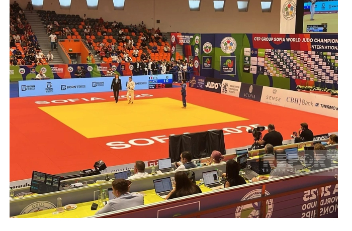 yeshche-pyat-yuniorov-iz-azerbaydzhana-vystupyat-na-chempionate-mira