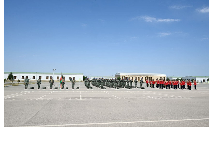 gruppa-azerbaydzhanskikh-voennosluzhashchikh-primet-uchastie-v-voennom-parade-v-islamabade
