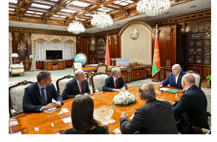 predstavitel-trampa-pribyl-v-minsk-dlya-peregovorov-s-lukashenko