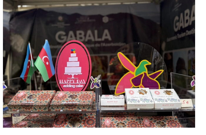 azerbaydzhan-predstavil-kulturu-i-natsionalnuyu-kukhnyu-na-yarmarke-v-parizhe