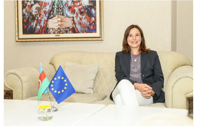 novyy-posol-yes-pribyla-v-azerbaydzhan