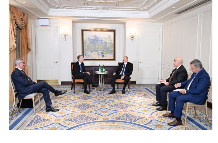 ilkham-aliev-vstretilsya-v-nyu-yorke-s-generalnym-ispolnitelnym-direktorom-brookfield-asset-management