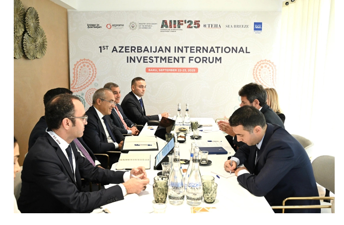 ministr-ekonomiki-azerbaydzhana-provel-vazhnye-peregovory-s-direktorom-yebrr-po-kavkazu