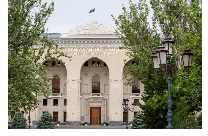 azerbaydzhanskie-zheleznye-dorogi-nachali-sokrashcheniya-uvoleno-150-chelovek