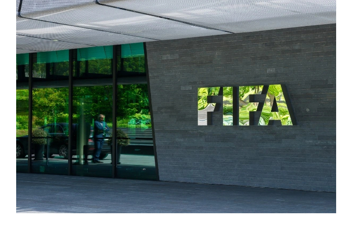 fifa-nakazala-shest-federatsiy-za-rasistskoe-povedenie-bolelshchikov