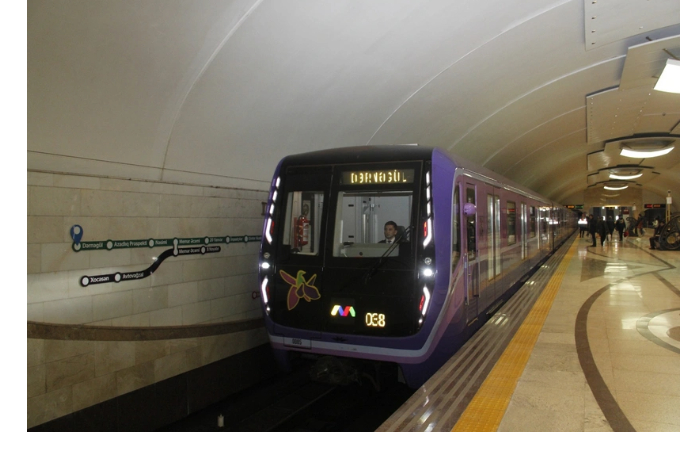 bakinskoe-metro-obsluzhilo-bolee-15-mln-passazhirov-v-avguste