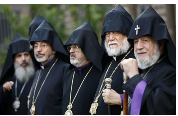 armyanskie-popy-prodolzhayut-prizyvat-k-krovoprolitiyu