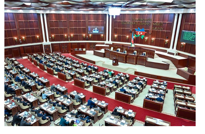 nachalos-spetsialnoe-zasedanie-v-ramkakh-vneocherednoy-sessii-milli-medzhlisa
