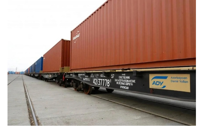 azhd-prinyal-okolo-400-blok-poezdov-v-2025-godu