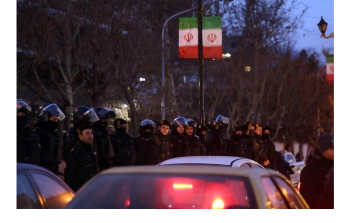 ryad-stran-prizvali-svoikh-grazhdan-pokinut-iran