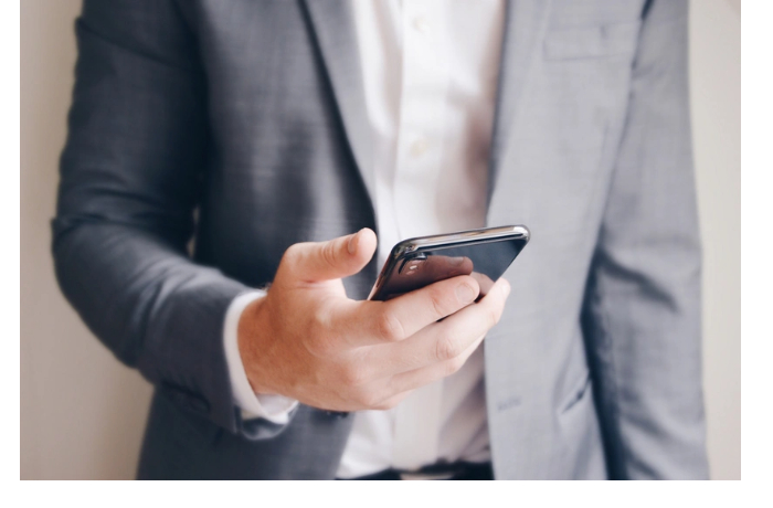 v-azerbaydzhane-v-2025-godu-dokhody-ot-mobilnoy-svyazi-vyrosli-pochti-na-5