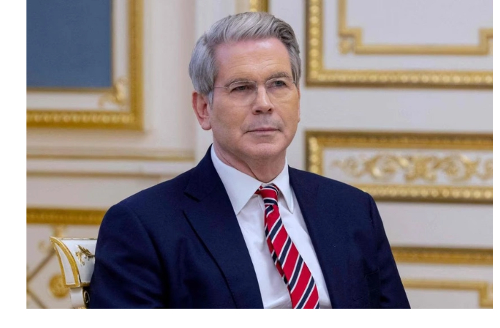 bessent-makronu-sleduet-zanyatsya-bolee-vazhnymi-dlya-frantsii-zadachami