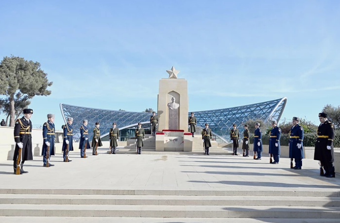 provedeno-pamyatnoe-meropriyatie-posvyashchennoe-116-y-godovshchine-so-dnya-rozhdeniya-azi-aslanova