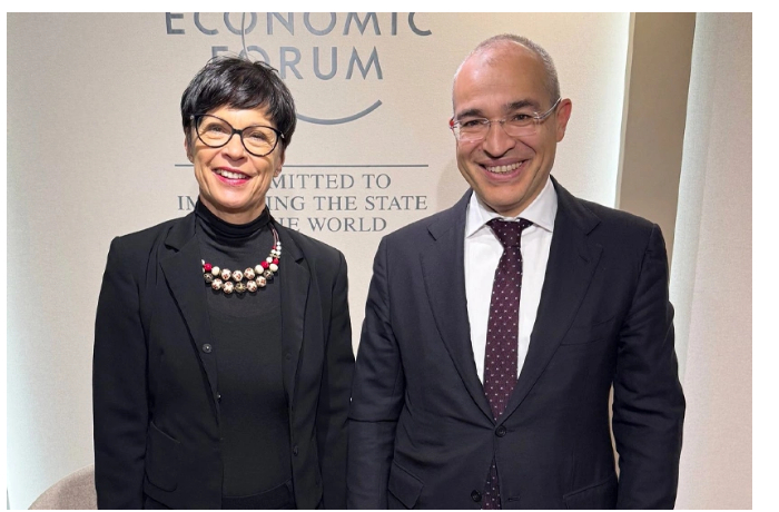 mikail-dzhabbarov-i-marta-kos-obsudili-razvitie-transporta-i-logistiki-v-azerbaydzhane